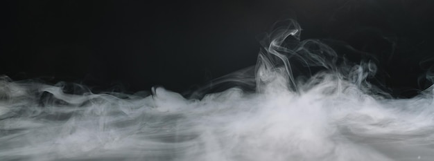 Copyspace di sovrapposizione di nebbia di nuvole di fumo di ghiaccio secco realistico per il tuo testo individuale