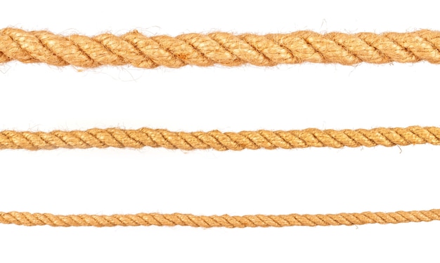 Corda isolata su sfondo bianco. Set di corde varie