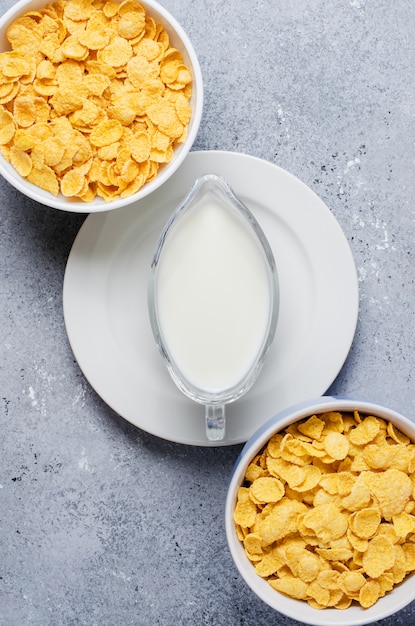 Corn flakes e latte. Dieta sana