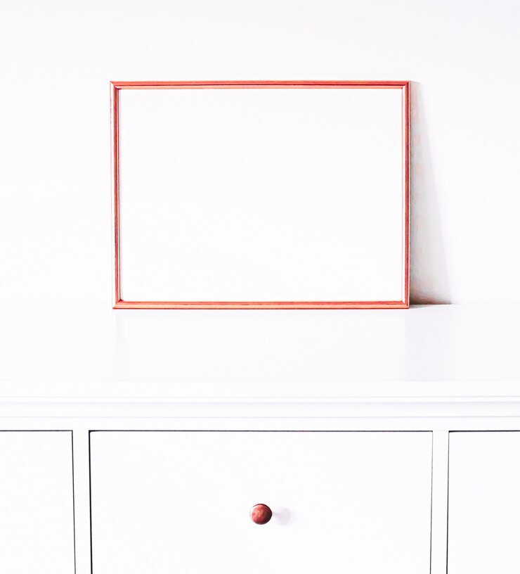 Foto cornice in oro rosa su mobili bianchi, arredamento e design per la casa di lusso per la stampa di poster mockup e stampabile...