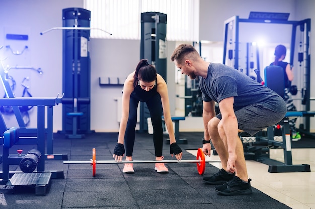 Corpo forte e concetto di fitness.