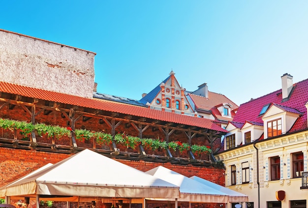 Cortile nel centro storico della città vecchia di Riga, Lettonia