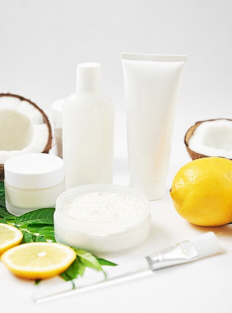 Cosmetici naturali biologici fatti in casa con limone