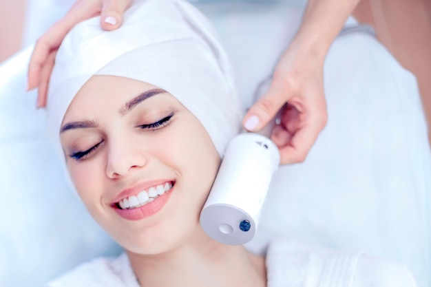 Cosmetologia Apparecchi per massaggio facciale Lifting ringiovanimento Clinica di cosmetologia
