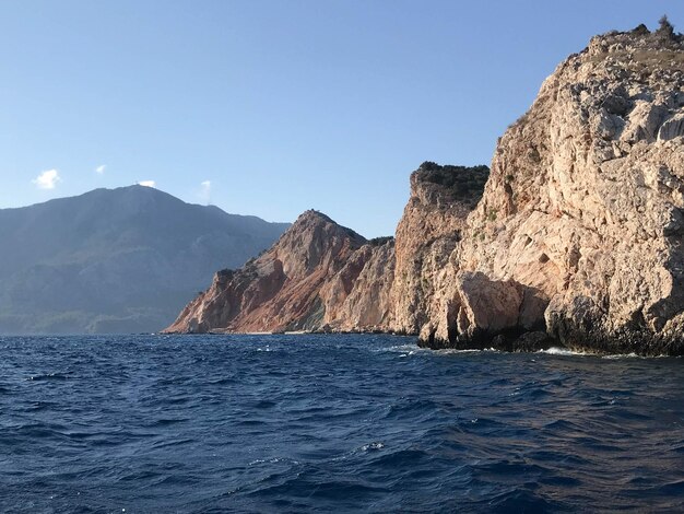 Costa del Mar Rosso con le montagne del Sinai in Egitto Mar Rosso Sinai montagne panoramiche sul mare