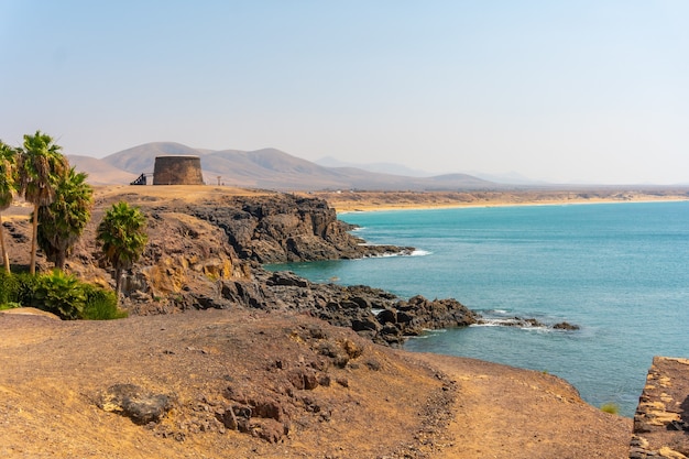 Costa della località turistica di El Cotillo a nord dell'isola di Fuerteventura, Isole Canarie. Spagna