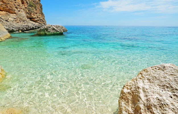 Costa rocciosa a Cala Biriola Sardegna