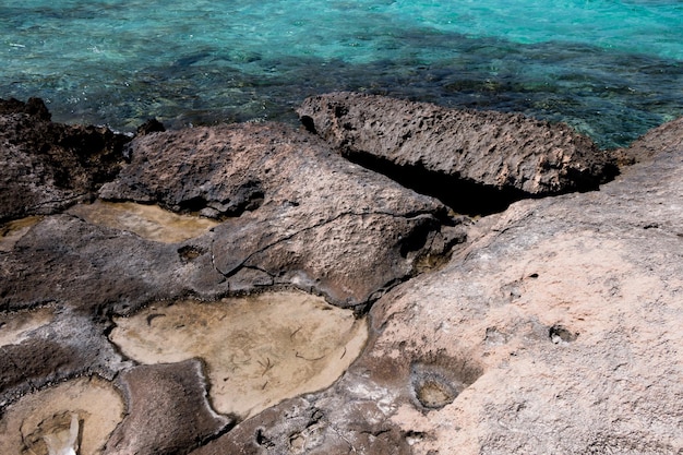 costa rocciosa della baia di Balos sull'isola greca di Creta