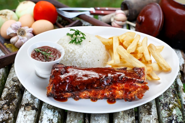 costine arrosto con salsa barbecue