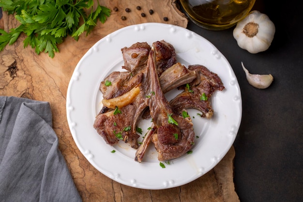 Costolette di agnello alla griglia in vista deliziosa, nome turco; kuzu pirzola