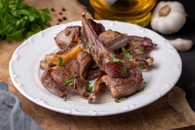 Costolette di agnello alla griglia in vista deliziosa, nome turco; kuzu pirzola