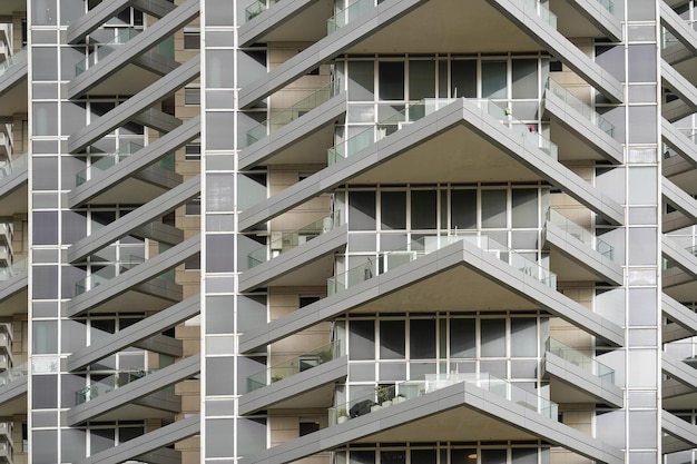 Costruzione di finestre e balconi nell'edificio Moderni condomini nel nuovo quartiere Texture
