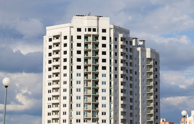 Costruzione di un nuovo edificio multipiano