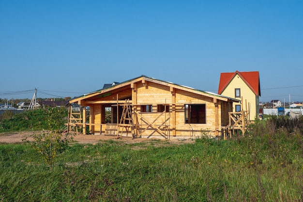 Costruzione di una casa in legno su terreno privato