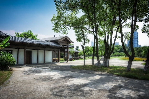 Costruzioni antiche cinesi nel parco del lago Xuanwu di Nanjing