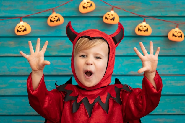 Costume di Halloween vestito bambino felice