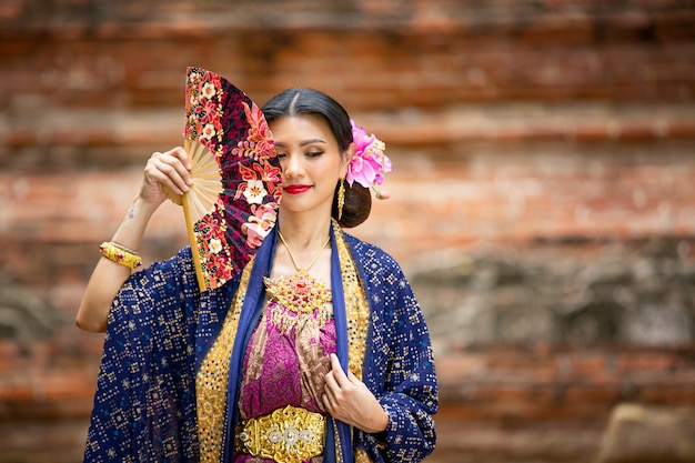 Costume tradizionale femminile in Thailandia