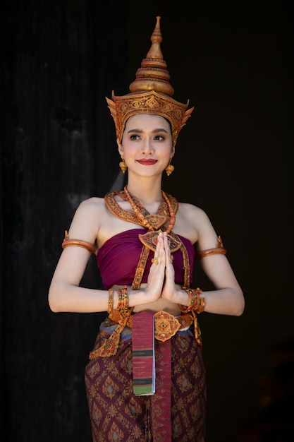 Costume tradizionale femminile in Thailandia