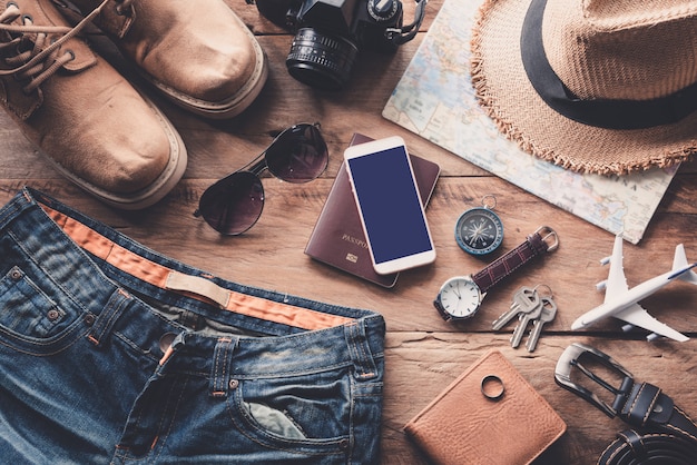 Costumi accessori da viaggio. Passaporti, bagagli, Il costo delle mappe di viaggio preparate per il viaggio
