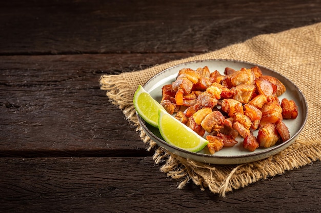 Cotenne di maiale torresmo tipico cibo brasiliano