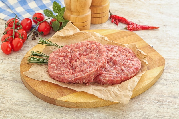 Cotoletta di carne di maiale cruda per hamburger