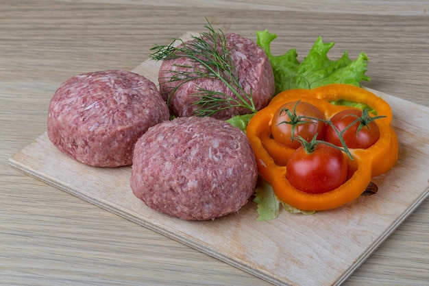 Cotoletta di hamburger crudo