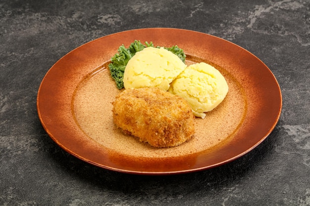 Cotoletta di pollo croccante con purè di patate