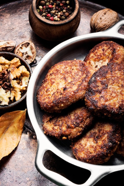 Cotoletta vegetariana di noci