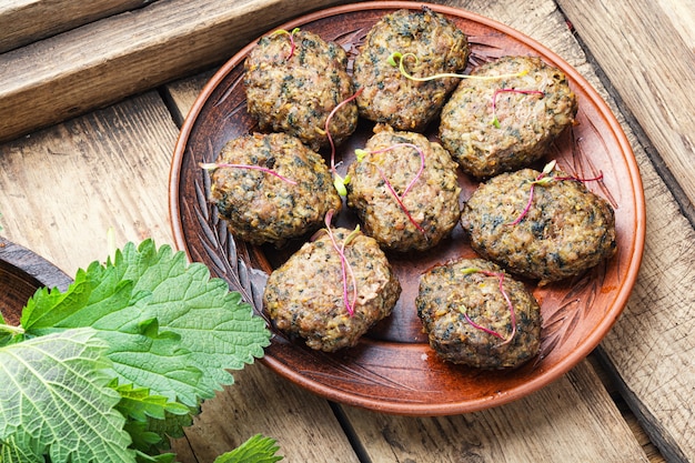 Cotolette di ortiche al forno