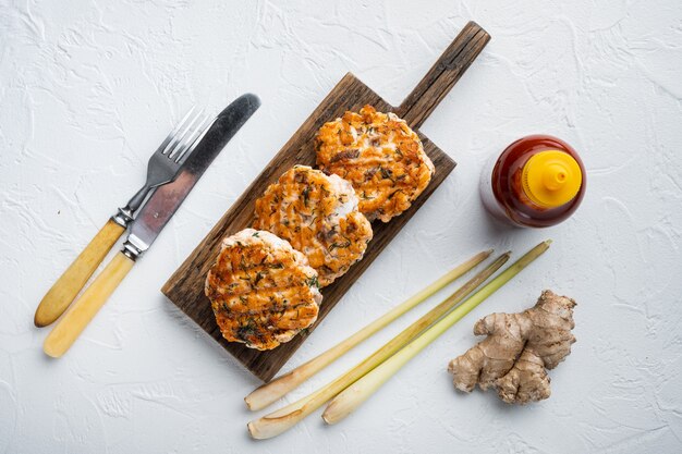 Cotolette di salmone asiatico veloce alla griglia