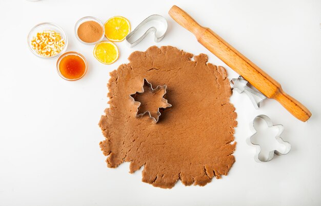 Cottura natalizia. Pasta allo zenzero per biscotti di panpepato