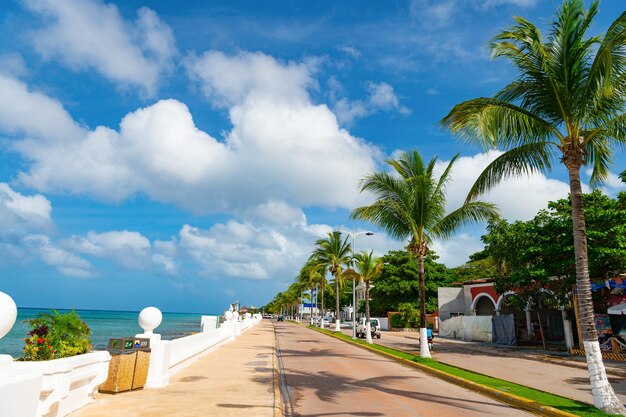 Cozumel Messico 24 dicembre 2015 viale del lungomare estivo o terrapieno sul lungomare