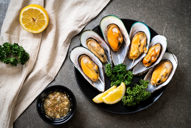 cozze al limone e prezzemolo