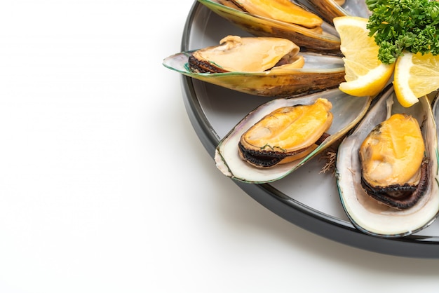 cozze con limone e prezzemolo