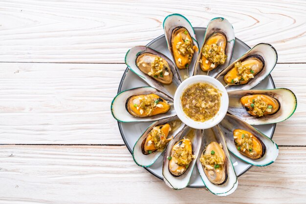 cozze con salsa piccante ai frutti di mare