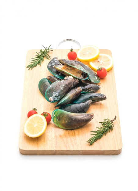 cozze fresche isolate