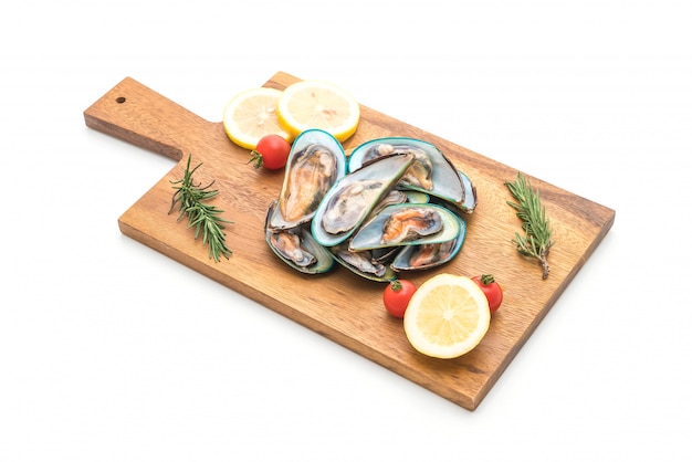 cozze fresche isolate