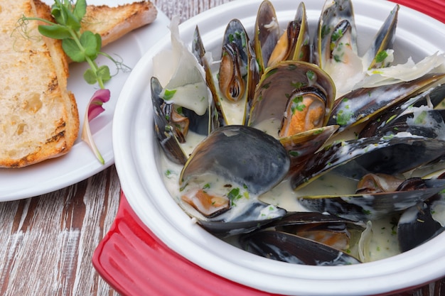 Cozze fritte in salsa