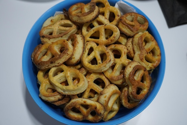 Cracker di bagel fatti in casa con formaggio