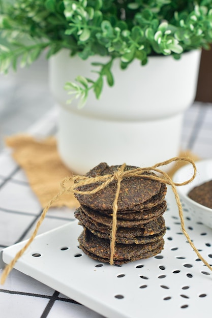 Cracker di quinoa vegani