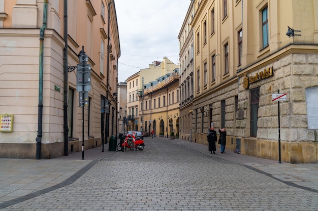 Cracovia Polonia 13 marzo 2022 Strada nella città vecchia al mattino a Cracovia