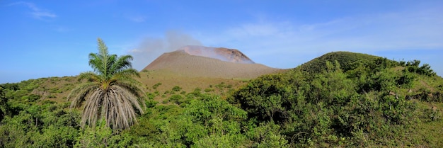 Cratere del vulcano attivo Telica