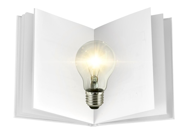 Creatività concettuale con lampadine che brillano di glitter sul libro aperto