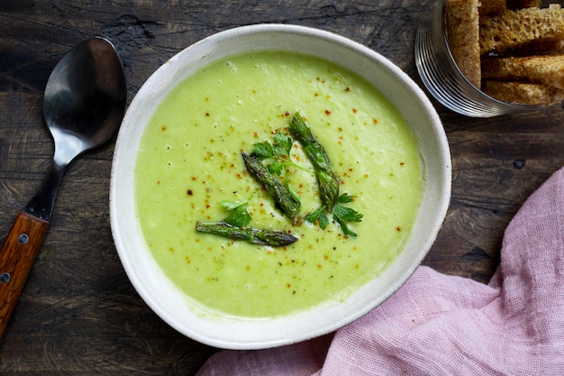 Crema di asparagi Cibo sano Cibo fatto in casa