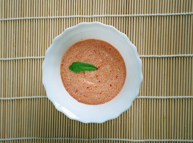 Crema di yogurt al salmone da vicino