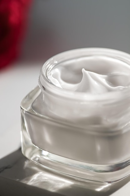 Crema per il viso idratante come prodotto di lusso per la cura della pelle e del corpo per la casa spa e cosmetici di bellezza biologici...