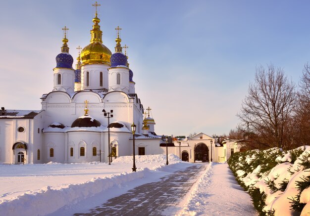 Cremlino di Tobolsk in inverno Santa SofiaCattedrale dell'Assunzione dal cortile