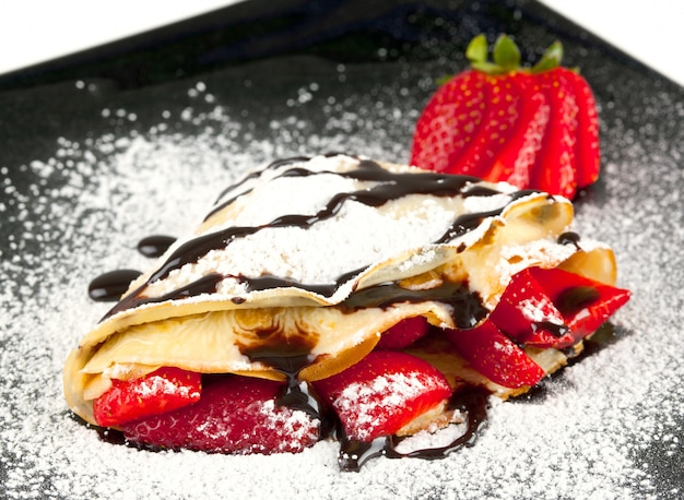 Crepe alla fragola con cioccolato