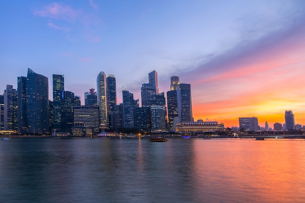 Crepuscolo della città di Singapore.