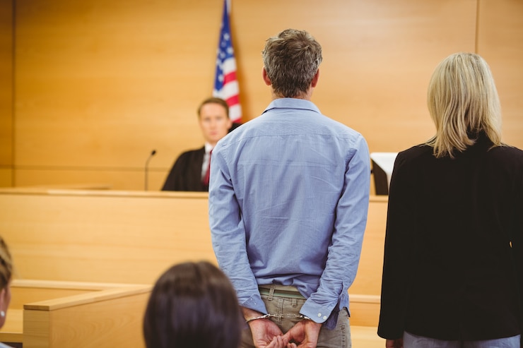 Foto criminale in attesa di sentenza dei tribunali
